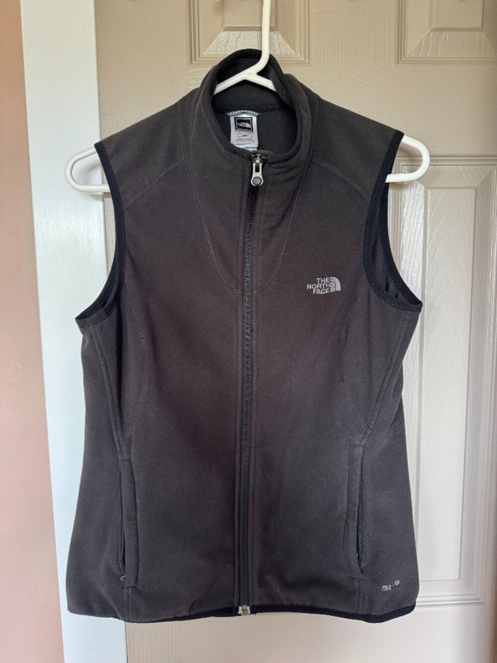 The North Face TKA 100 Women’s M Black Fleece Full Zip Vest TNF